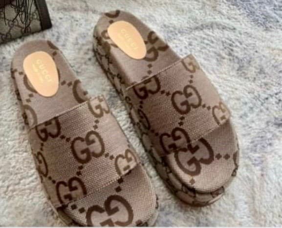 Gucci 'Jumbo GG' Platform Slide